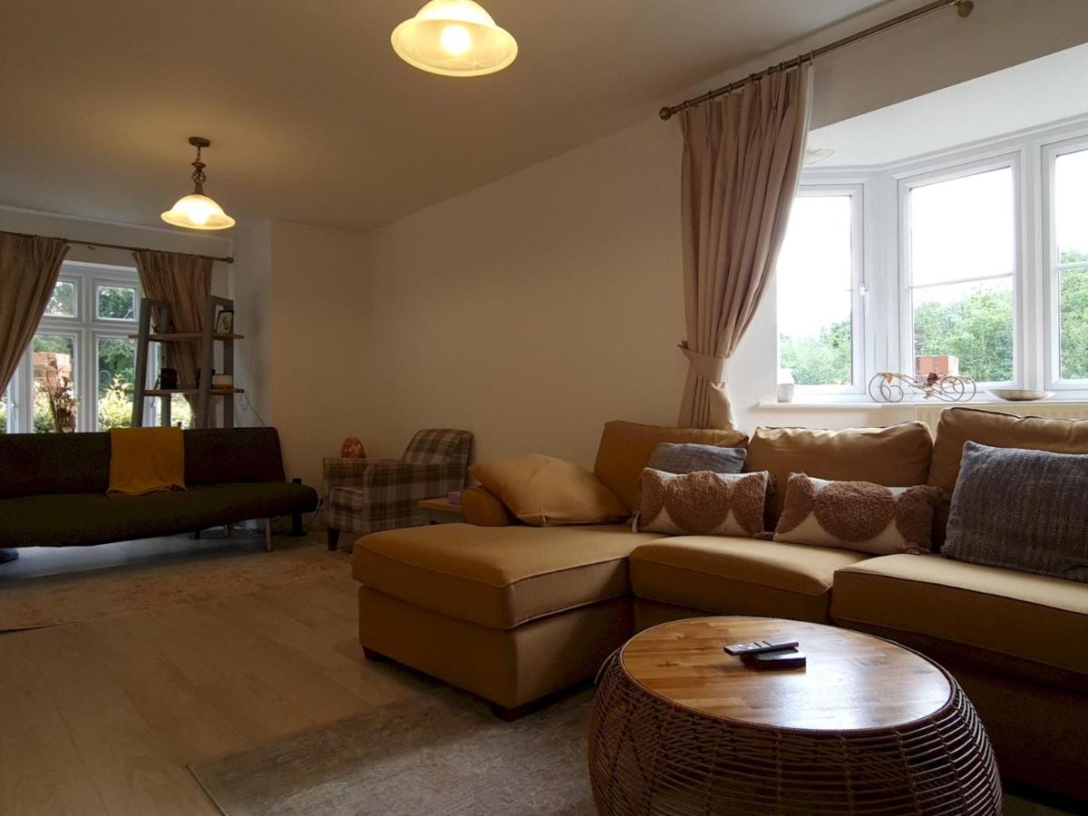 Pass The Keys Well Located Modern 5 Bedroom House Birmingham Exteriér fotografie