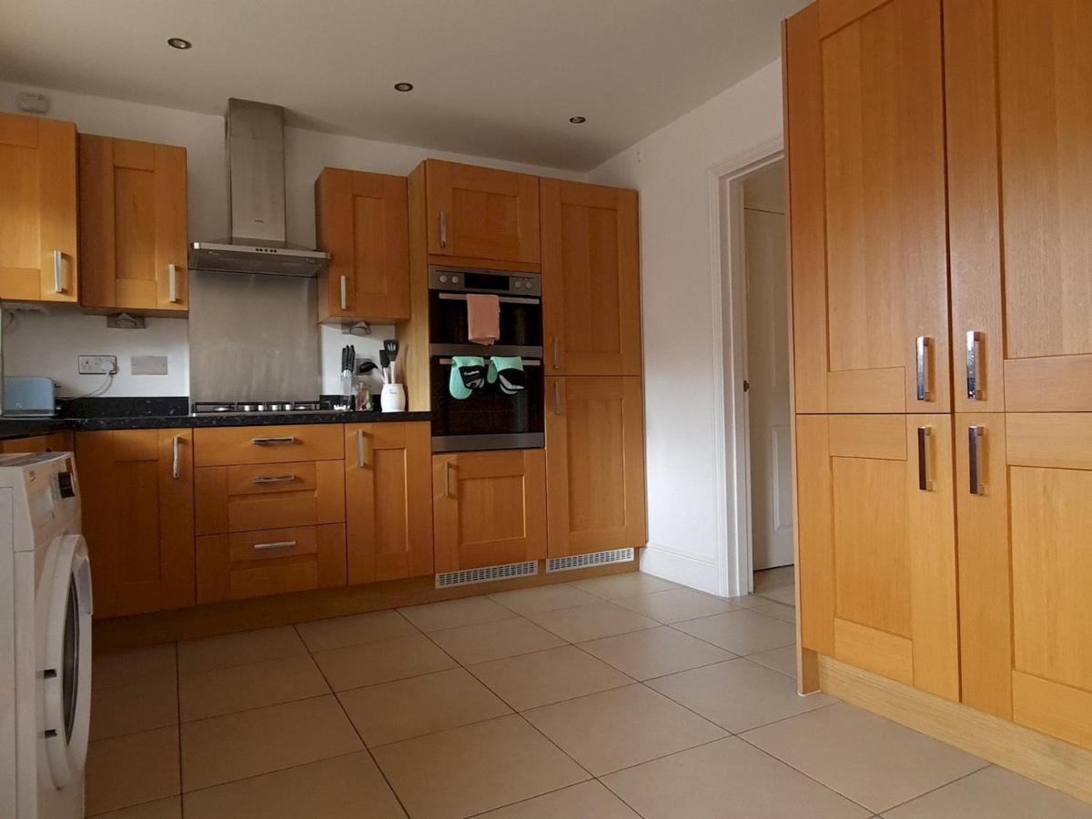 Pass The Keys Well Located Modern 5 Bedroom House Birmingham Exteriér fotografie